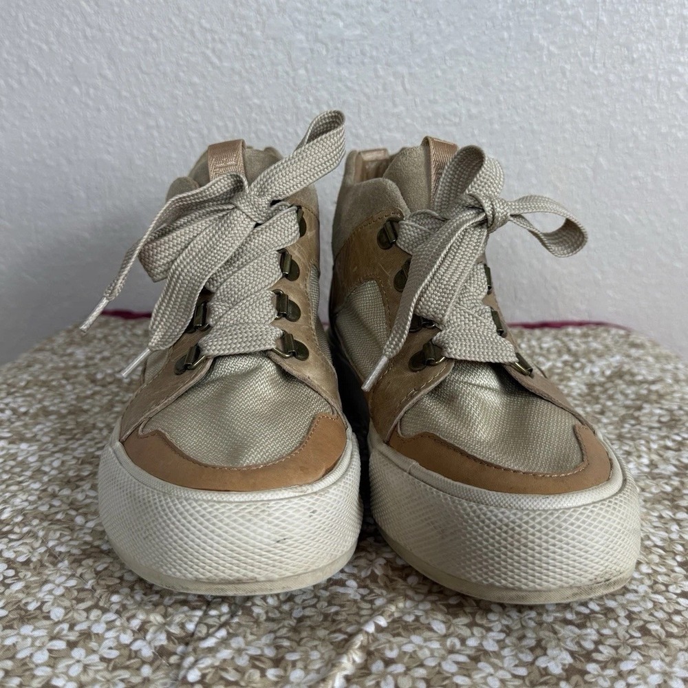 Frye Gia Lug Trail Sneaker Tan Leather Canvas High Top Shoes 6.5 Minimalist Chic - Picture 4 of 9